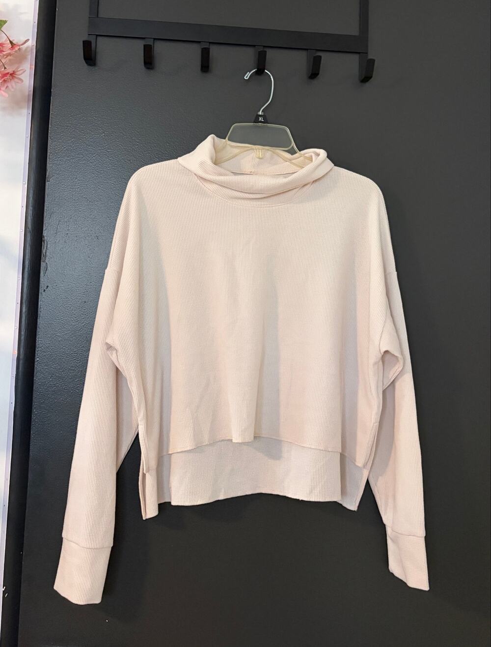 American Eagle White Turtleneck Cropped Sweater